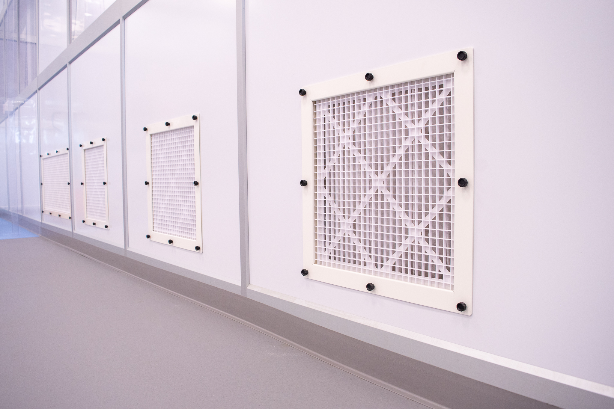 Monmouth Scientific | Case Study | Parafix | Modular Cleanroom
