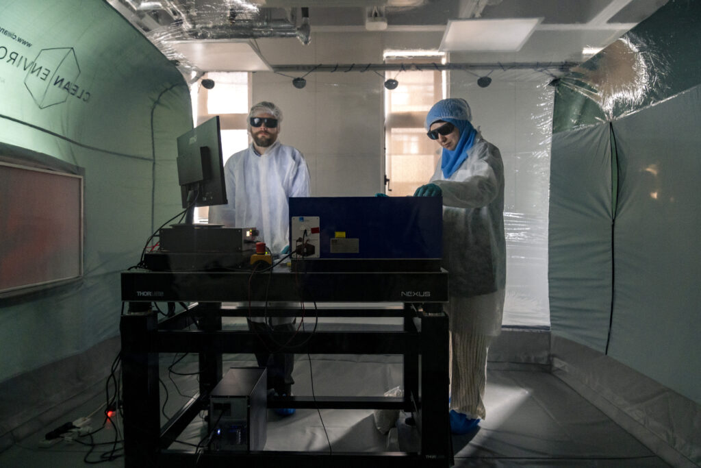 Monmouth Scientific | Product | Clean Tent | University of Strathclyde