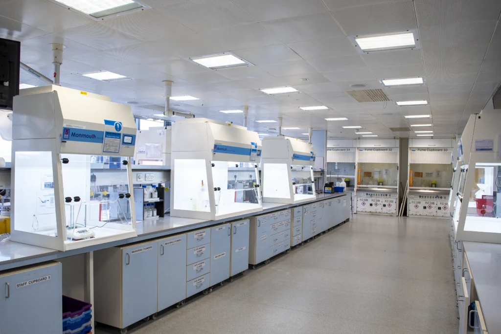 Discover how Modular Cleanrooms scale operations efficiently and futureproof facilities, from small specialist spaces to full facility-scale cleanrooms.